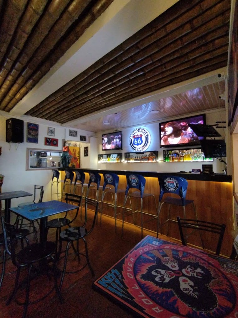 Retro rock bar